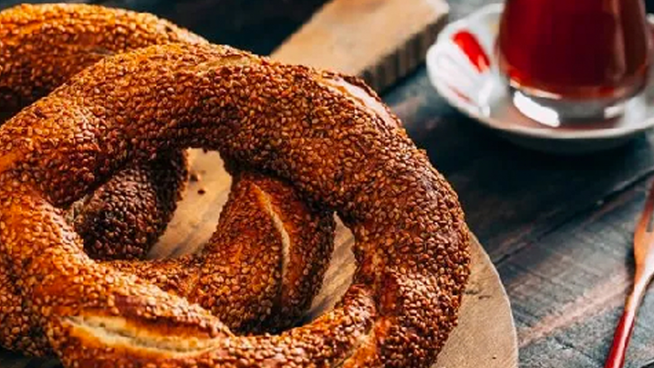 Foto - Sabiha Gökçen'deki kafede satılan simitin fiyatını görenler 'Yok artık' diyor! Yapmayın yahu...