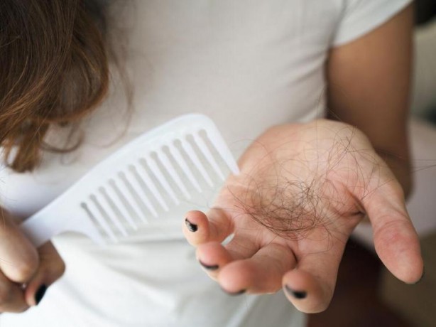 Foto - Saç diplerindeki egzama, kaşıntı ve iltihaplanmayı kökten çözüyor! Şampuanın içine 1 damla ekleyin