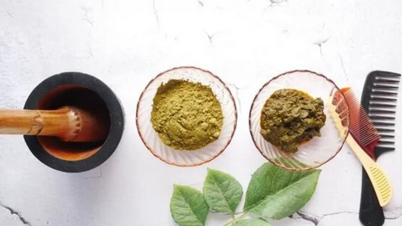 Foto - Saça kına nasıl yakılır? Kınanın saça faydaları nelerdir? Bakın neye iyi geliyor