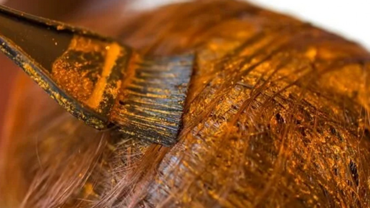 Foto - Saça kına nasıl yakılır? Kınanın saça faydaları nelerdir? Bakın neye iyi geliyor