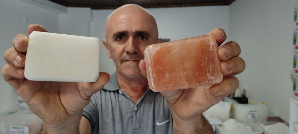 Foto - Saçı olmayanlar dikkat! Bu sabun köpürmüyor, anında etki ediyor