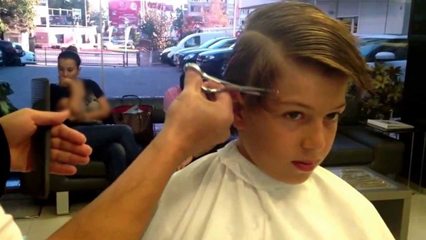 Foto - Saçımızı kestirirken vücudumuzda neler oluyor?