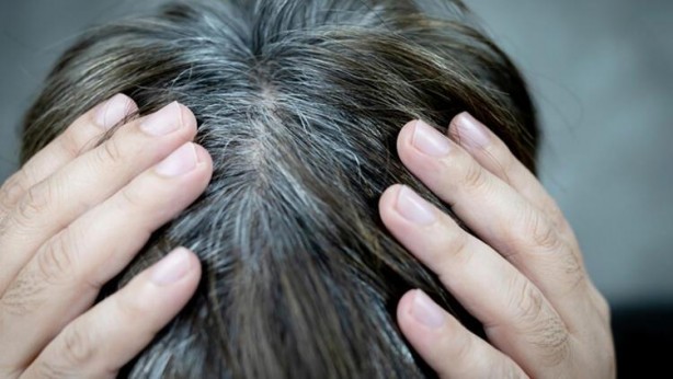 Foto - Saçınıza bir kaşık sürün, değişimi anında görün! Gençlik halinize geri döndürüyor! İşte aktarların sır gibi sakladığı formül