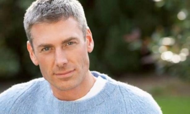 Foto - Saçların beyazlamasını önlemek için ipuçları