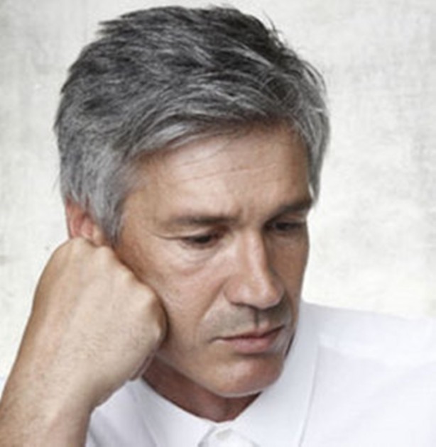 Foto - Saçların beyazlamasını önlemek için ipuçları