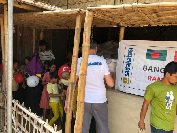 Foto - Sadakataşı Derneği'nden Arakanlı Müslümanlara yardım eli