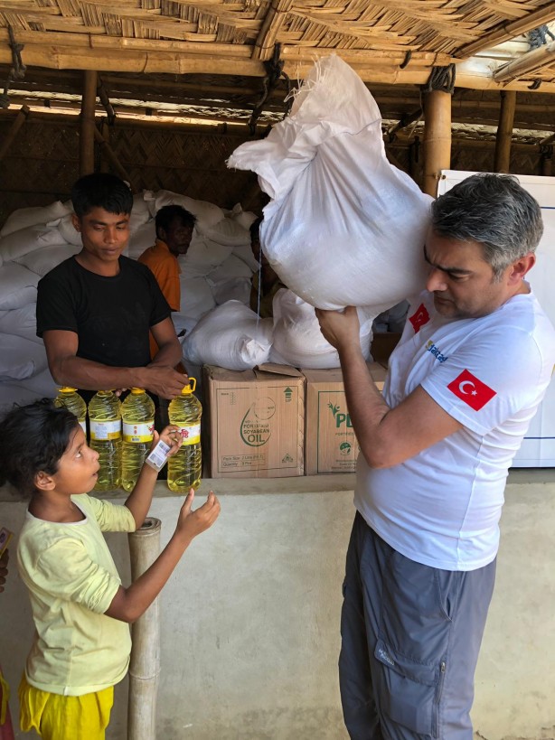 Foto - Sadakataşı Derneği'nden Arakanlı Müslümanlara yardım eli