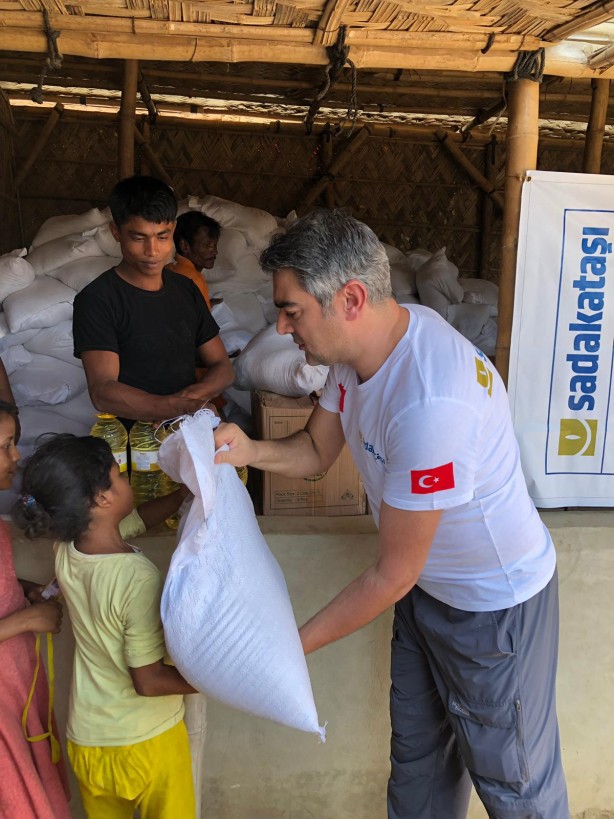 Foto - Sadakataşı Derneği'nden Arakanlı Müslümanlara yardım eli