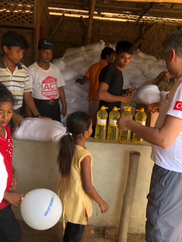 Foto - Sadakataşı Derneği'nden Arakanlı Müslümanlara yardım eli