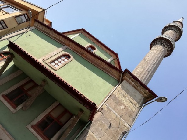 Sade bir başyapıt: Hacı Mehmet Camii