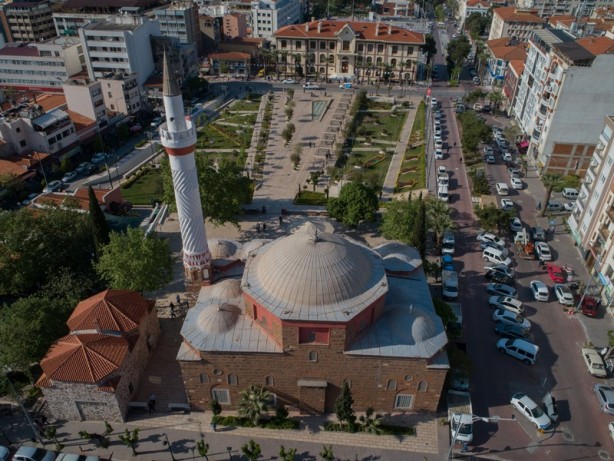 Foto - Sade bir yapı: Hatuniye Camii ve Külliyesi