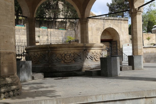 Foto - Sade güzelliğiyle göz dolduruyor: Şirvani Camii