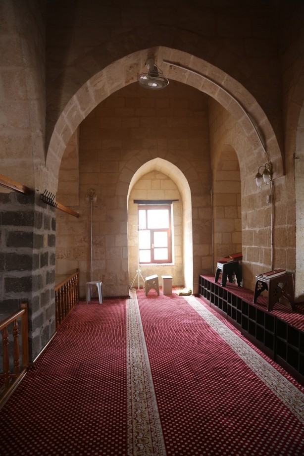 Foto - Sade güzelliğiyle göz dolduruyor: Şirvani Camii