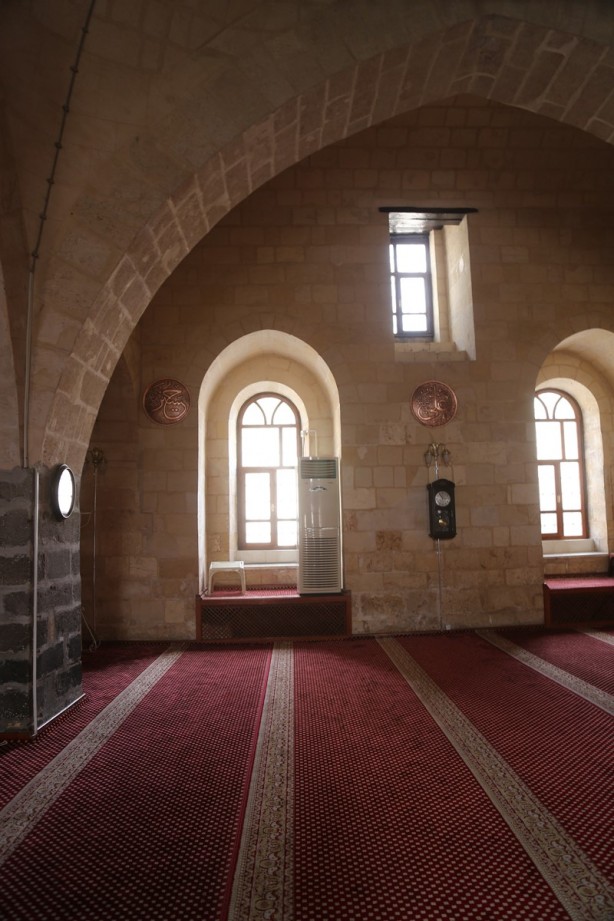 Foto - Sade güzelliğiyle göz dolduruyor: Şirvani Camii