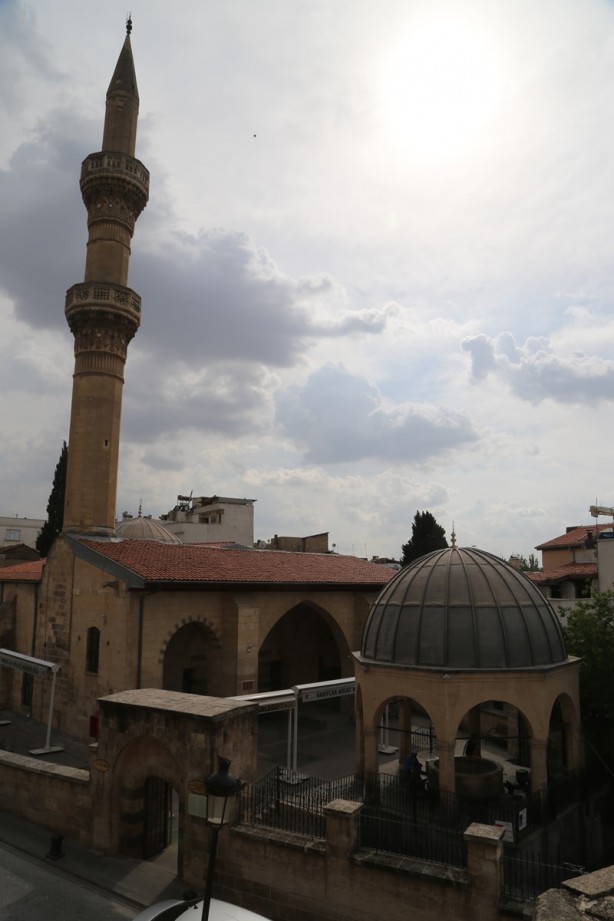 Foto - Sade güzelliğiyle göz dolduruyor: Şirvani Camii