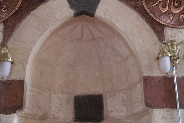 Foto - Sade güzelliğiyle göz dolduruyor: Şirvani Camii