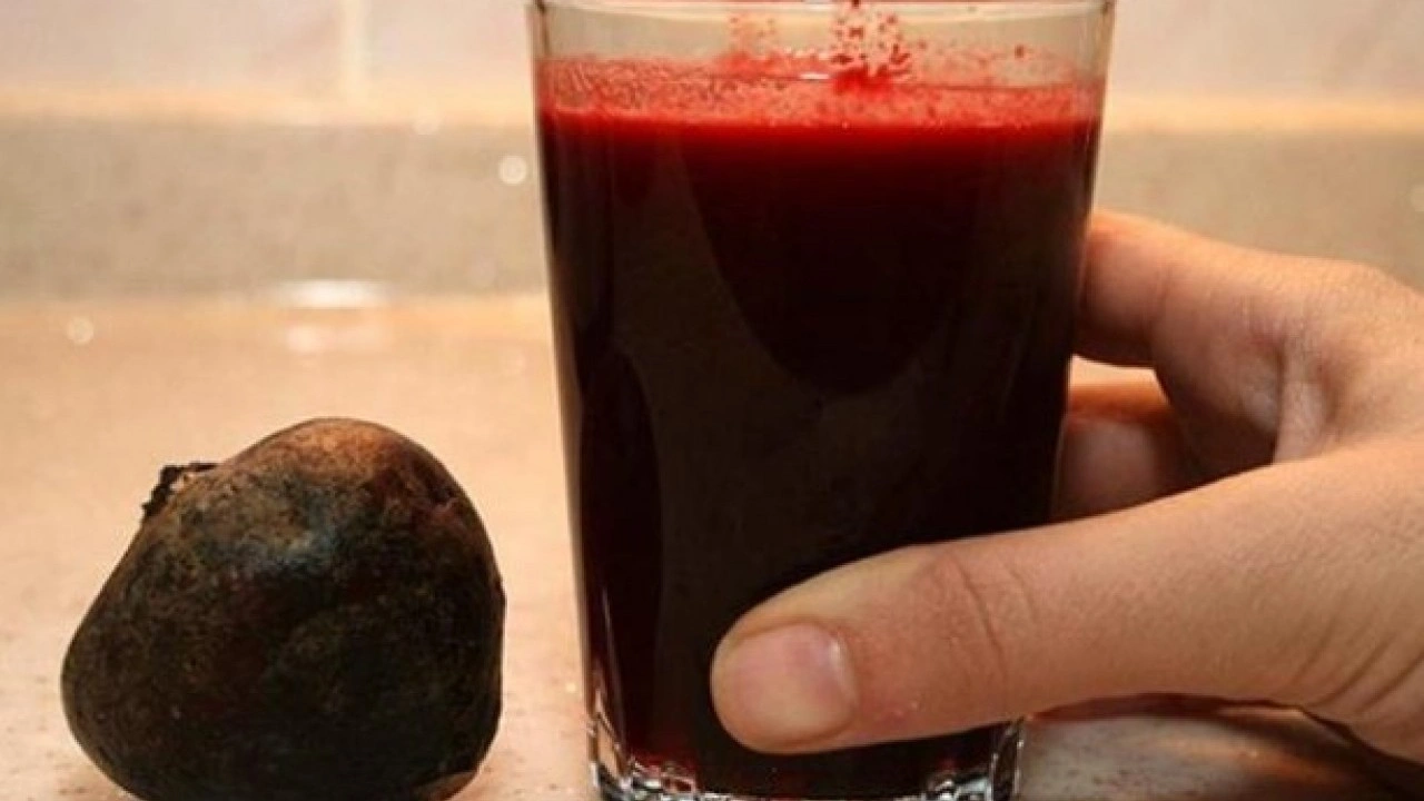 Sadece 15 dakika bekletin! 7 günde cildi güneş gibi parlatacak