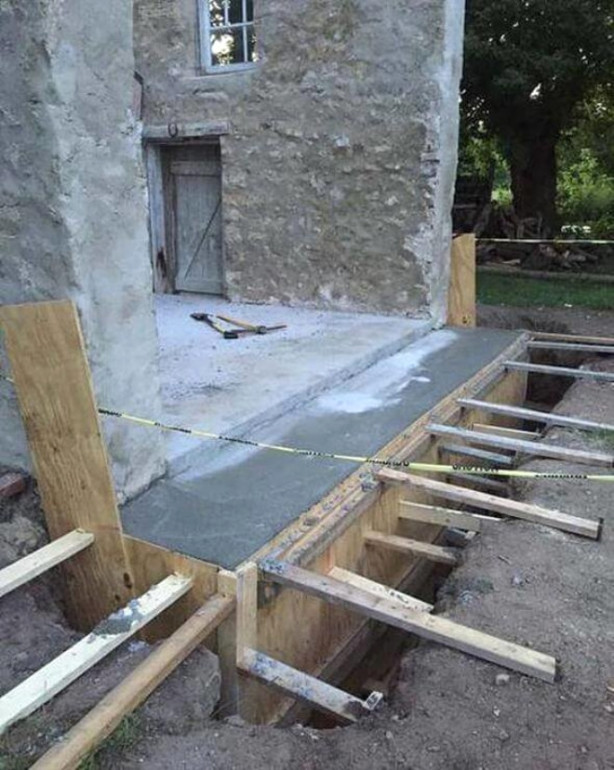 Foto - Sadece 3 duvarı olan evi villaya dönüştürdü