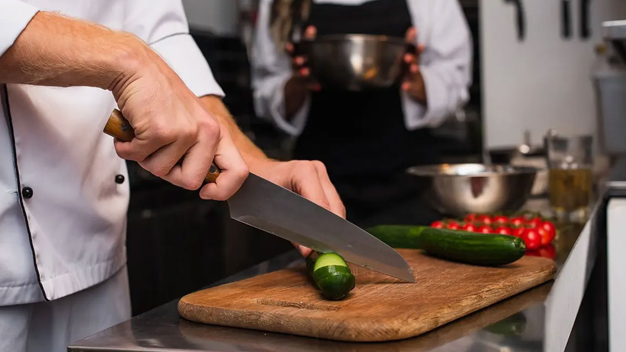 Foto - Sadece birkaç dakika uygulamak yetiyor! Körelen bıçakları testere gibi yapmanın kolay yolu