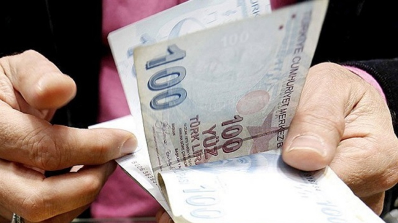 Sadece memurlara verilmiş, emekliler pas geçilmişti! Seyyanen zamda milyonları havaya uçuracak gelişme