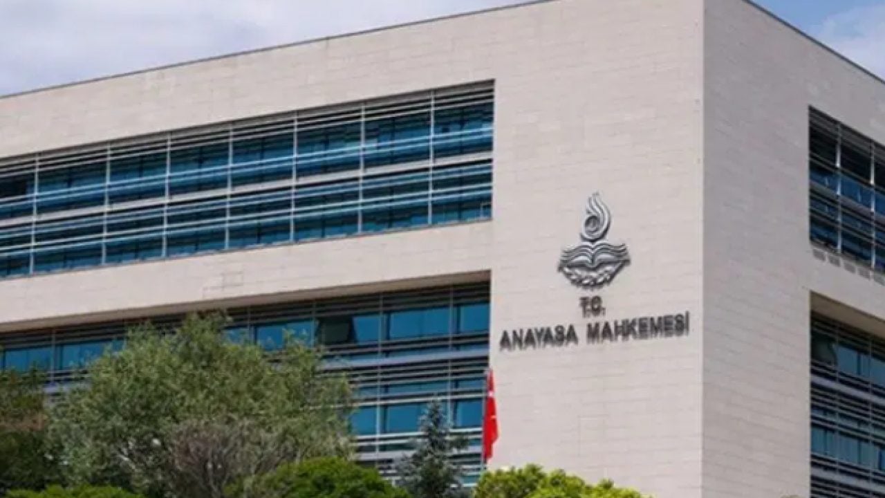 Foto - Sadece tabelaları var isimlerini bilen yok: AYM’den 26 siyasi partiye kötü haber