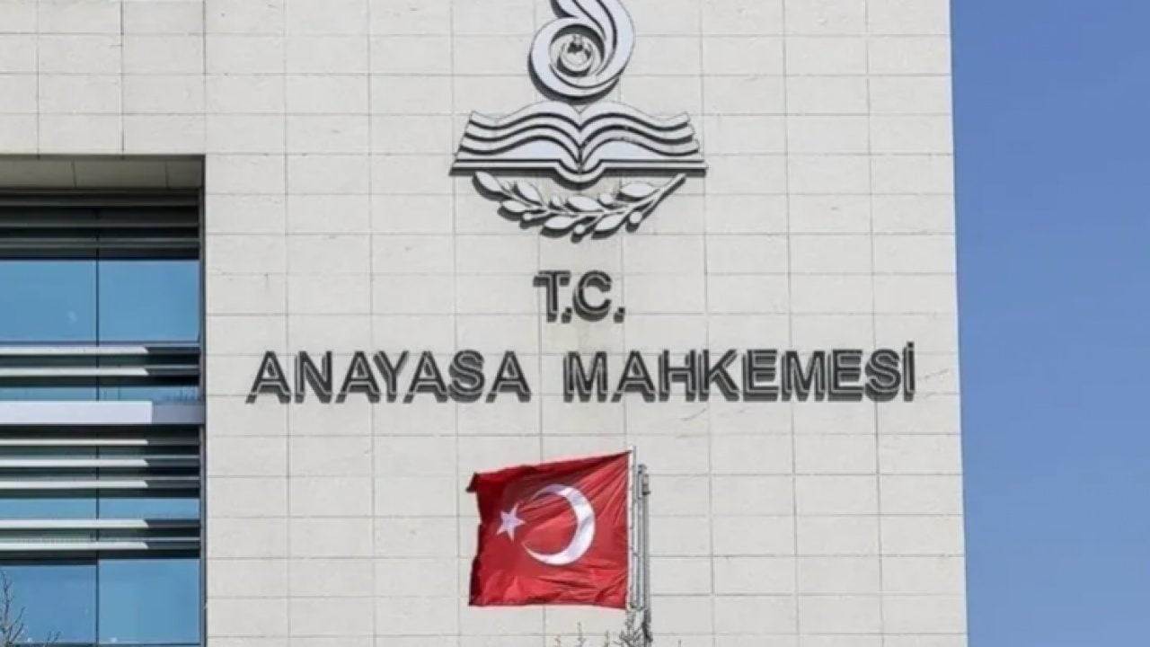 Foto - Sadece tabelaları var isimlerini bilen yok: AYM’den 26 siyasi partiye kötü haber