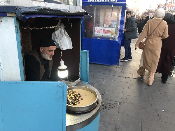 Foto - Şadırvan buz tuttu!