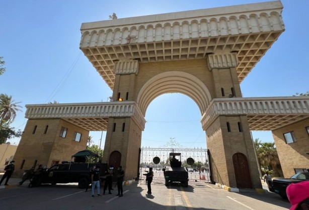 Sadr destekçileri Bağdat'ta toplandı! Hükümet binalarına girmeye çalıştılar