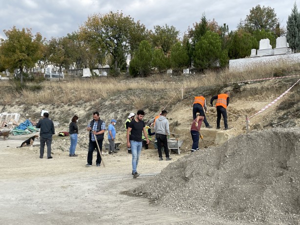 Safranbolu mezarlığında gizem!