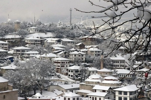 Foto - Safranbolu'nun tarihi konakları beyaza büründü