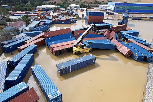 Foto - Sağanak felç etti! Halkalı Tren Garı'nın son hali