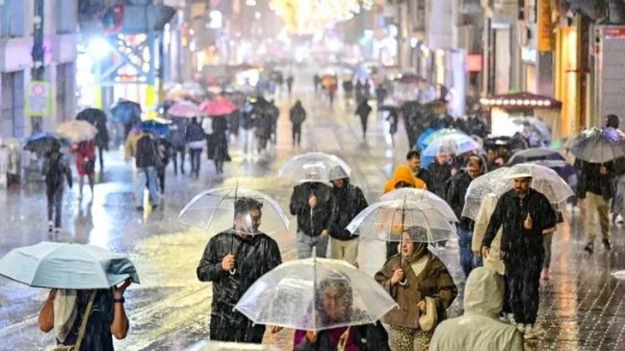 Foto - Sağanak yağış yarın geri dönüyor! Meteorolojiden 5 il için turuncu alarm