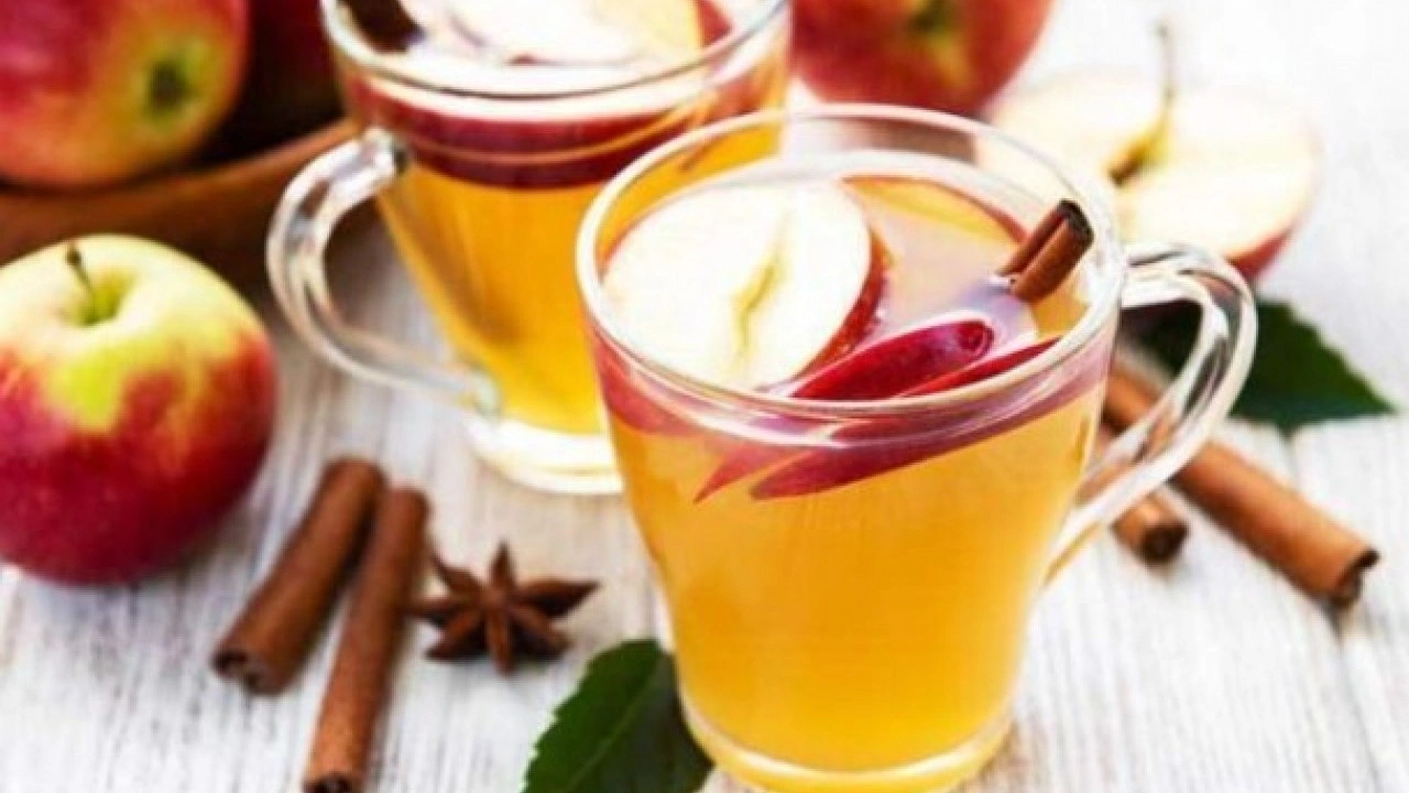 Foto - Sağlığa öyle bir yararı var ki..! Elmanın kabuğunu çöpe atanlar dikkat