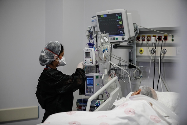 Sağlık alanında müthiş adım! Robot hemşire dönemi başlıyor 