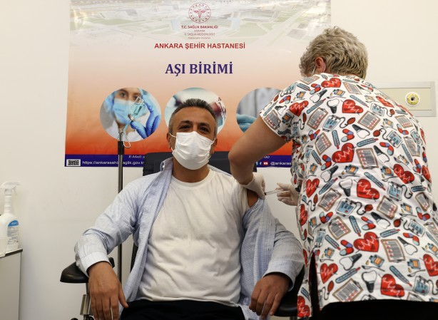 Foto - Sağlık Bakanı Fahrettin Koca ile Bilim Kurulu üyeleri de aşı oldu