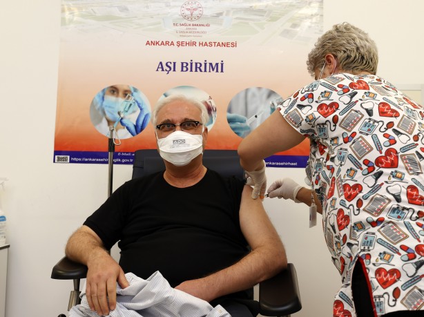 Foto - Sağlık Bakanı Fahrettin Koca ile Bilim Kurulu üyeleri de aşı oldu