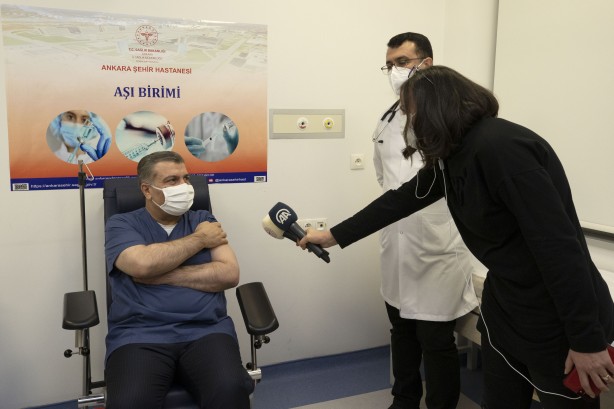 Foto - Sağlık Bakanı Fahrettin Koca ile Bilim Kurulu üyeleri de aşı oldu