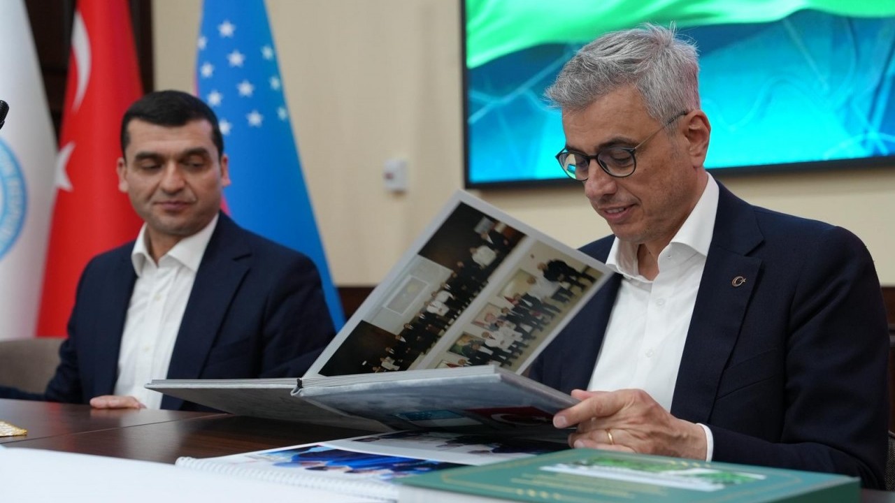 Sağlık Bakanı Prof. Dr. Kemal Memişoğlu Özbekistan’da Buhara Tıp Merkezi’nde...