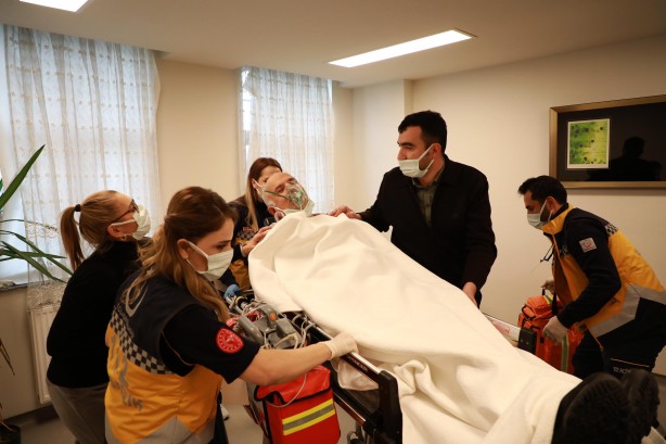 Foto - Sağlık çalışanları Rize'de aldıkları simülasyon eğitimiyle saha koşullarına hazırlanıyor