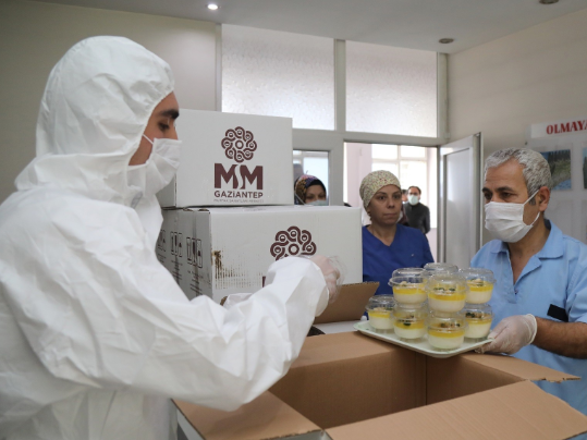 Foto - Sağlık çalışanlarına tatlı dopingi