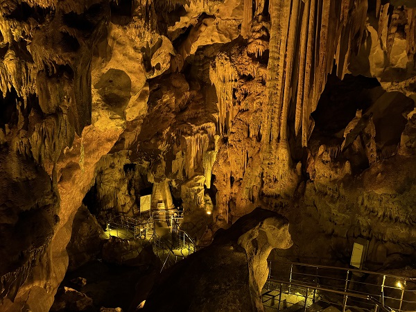 Sağlık için herkes bu mağaraya akın ediyor