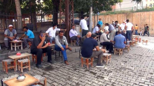 Foto - Sağlıkçılardan büyük fedakarlık! Kahve kahve gezip aşı yaptılar