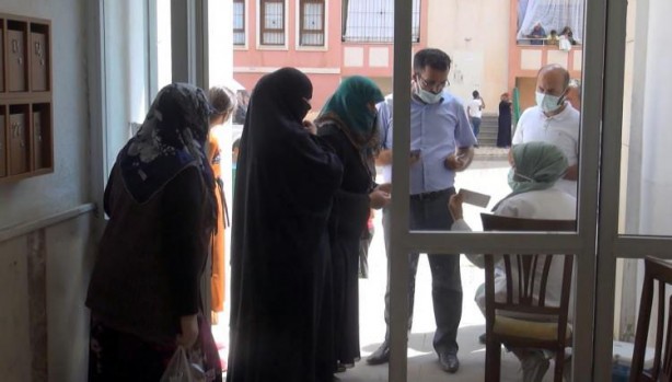 Foto - Sağlıkçılardan büyük fedakarlık! Kahve kahve gezip aşı yaptılar