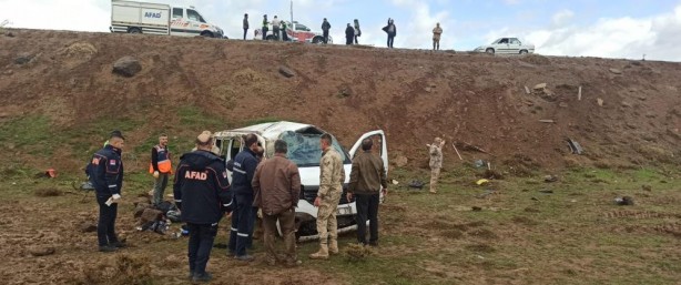 Foto - Sağlıkçıları taşıyan minibüs şarampole uçtu: Çok sayıda yaralı var