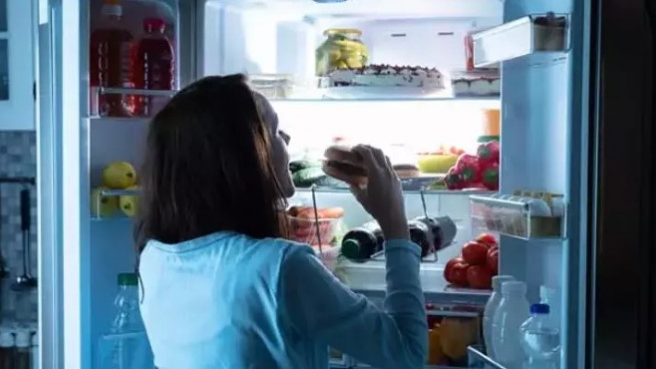 Foto - Sağlıklı besinler yeseniz bile..! Geceleri atıştırmanın riski belli oldu