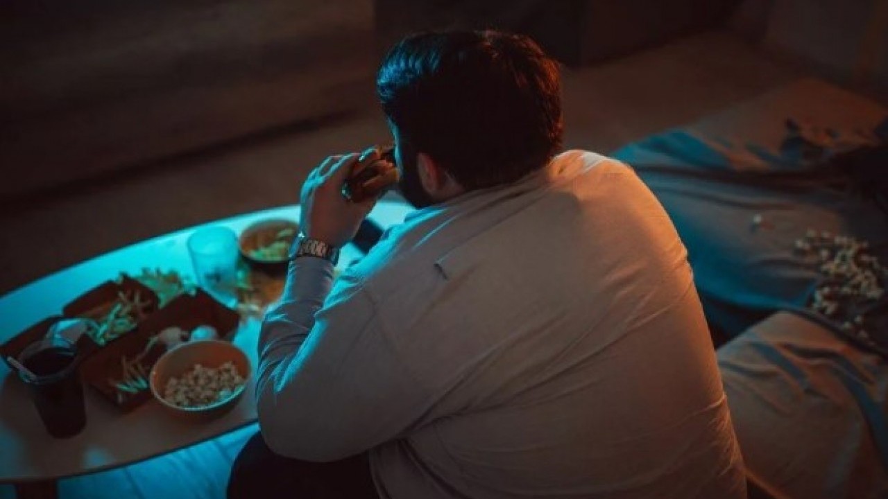 Foto - Sağlıklı besinler yeseniz bile..! Geceleri atıştırmanın riski belli oldu