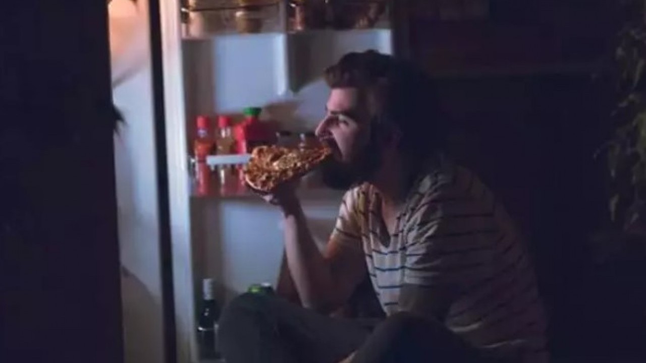 Foto - Sağlıklı besinler yeseniz bile..! Geceleri atıştırmanın riski belli oldu