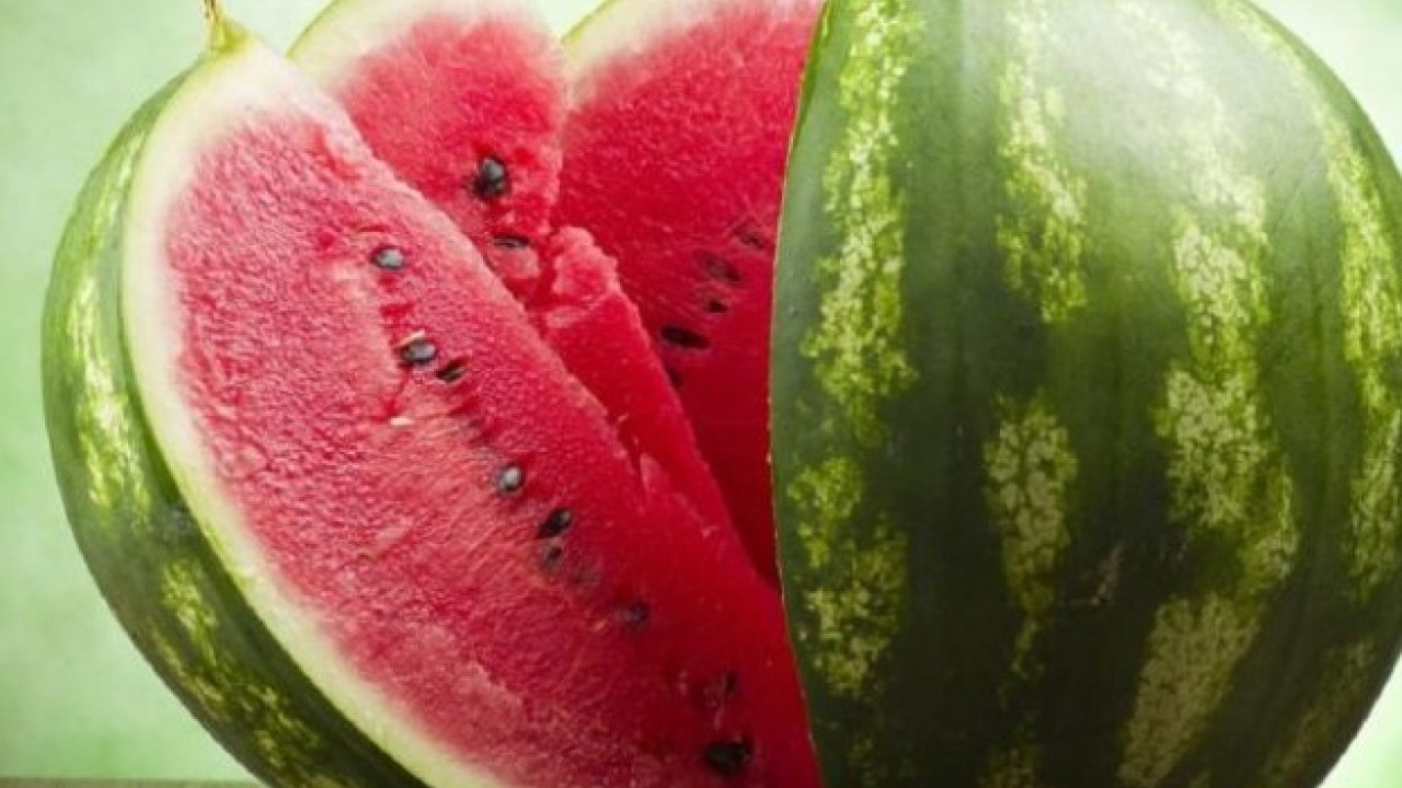 Sağlıklı diye biliyorduk ama..! Karpuz yerken bir kez daha düşünün