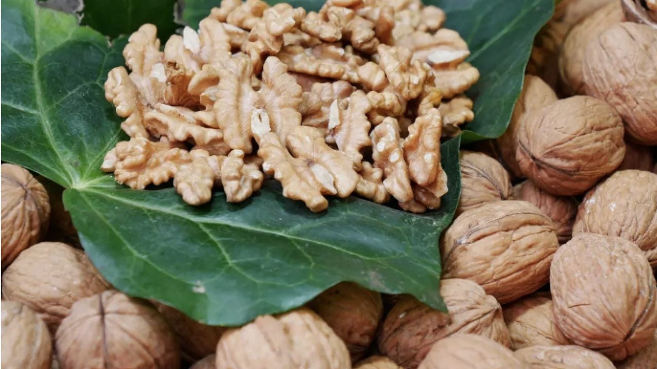 Sağlıklı yağlar, vitaminler, mineraller: Yaş ceviz yenir mi?