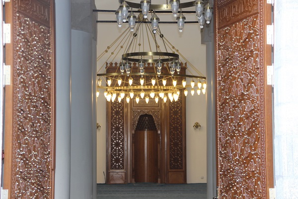 Foto - Sahabelerin eliyle camiye çevrilen sembol: Ulu Camii